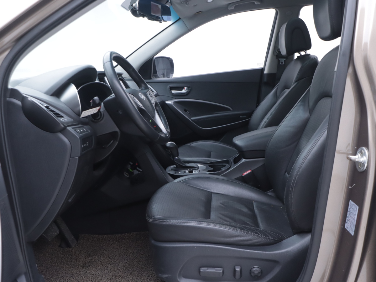 Hyundai Santa Fe 2013 car image #7