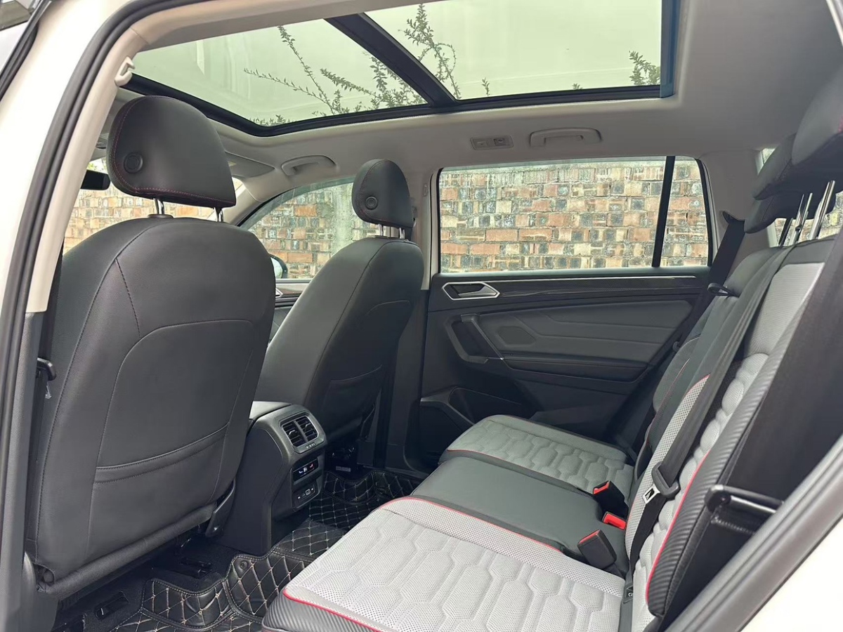 Volkswagen Tiguan L 2022 #7 Volkswagen Tiguan L 2022 car image #7