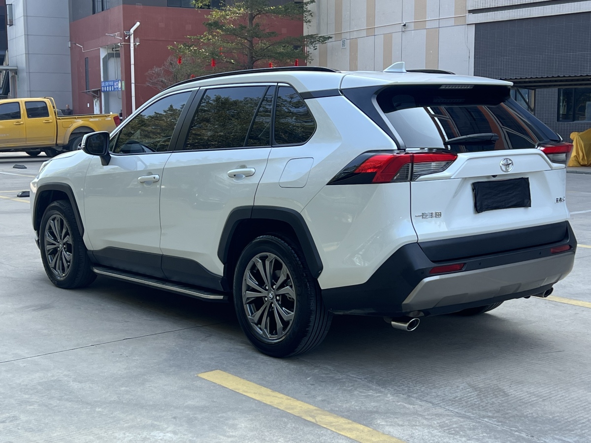 Toyota RAV4 2024 car image #7