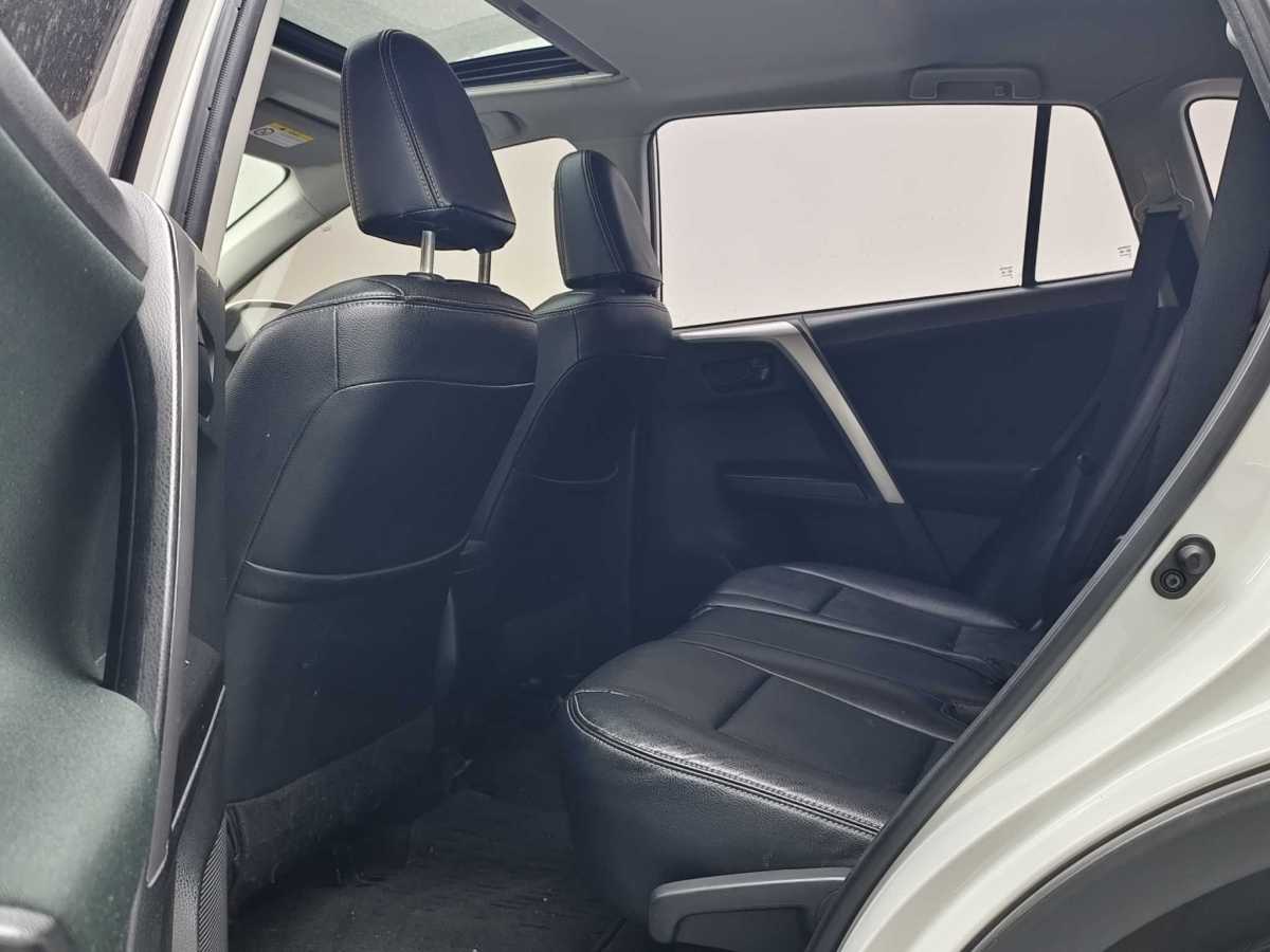 Toyota RAV4 2018 car image #7