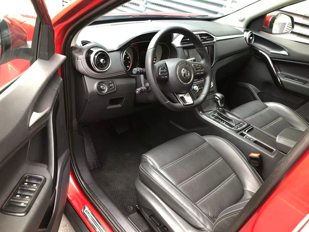 MG GS 2017 car image #7