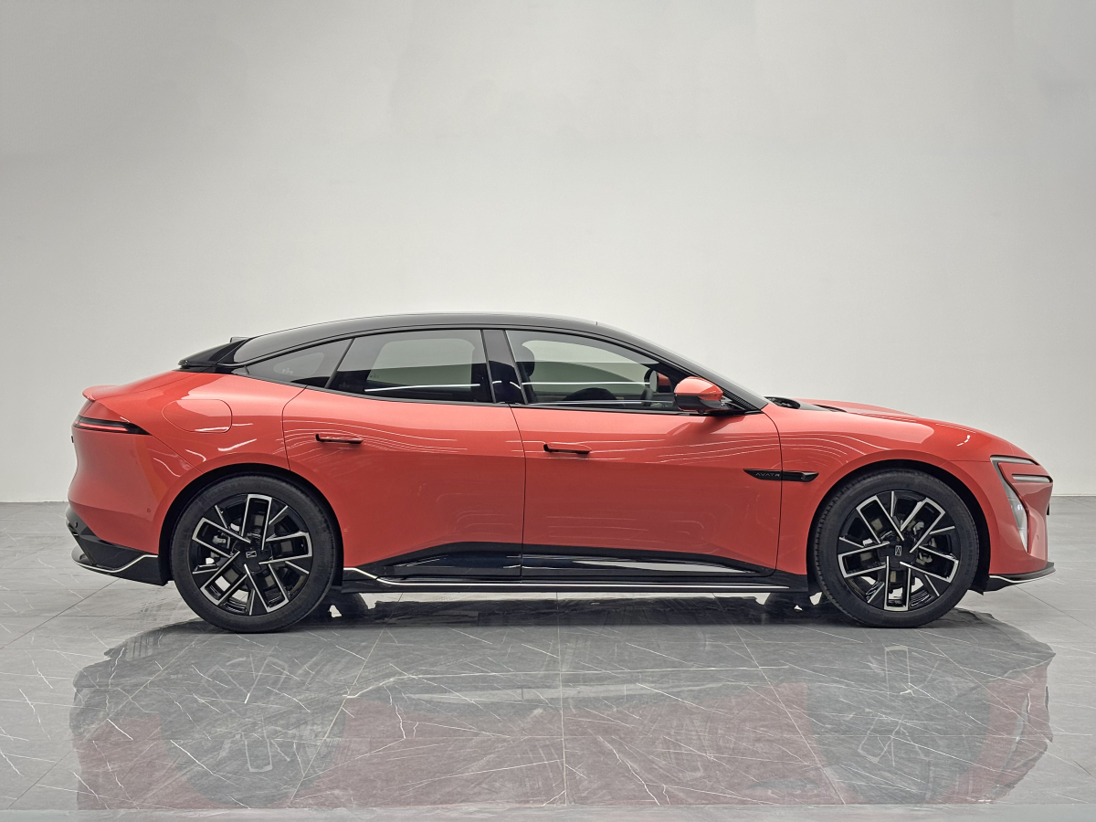 Avatr 06 2025 car image #7