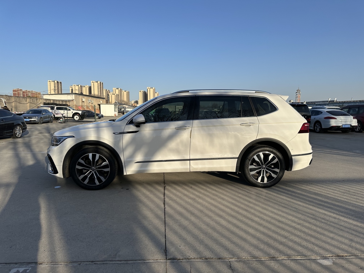 Volkswagen Tiguan L 2021 car image #7