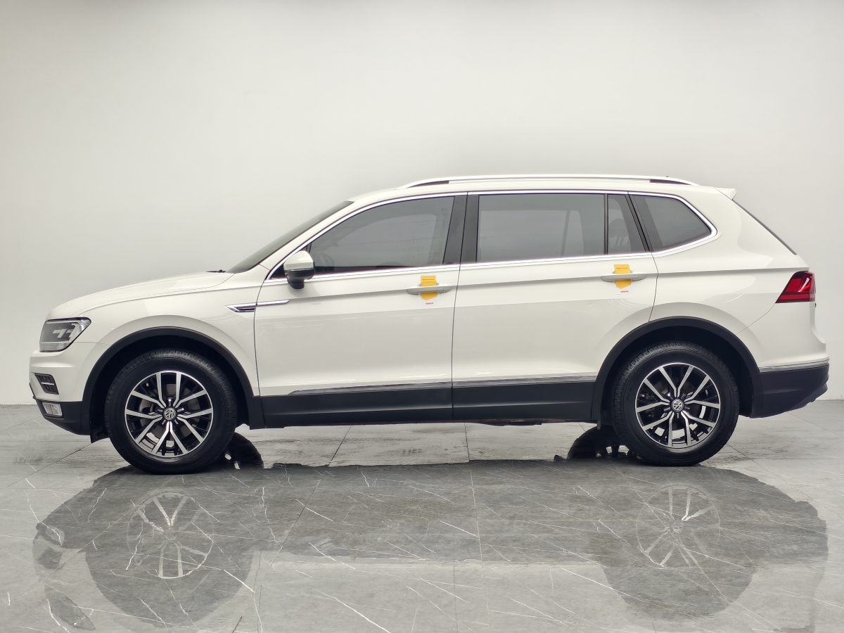 Volkswagen Tiguan L 2018 immagine di auto #7
