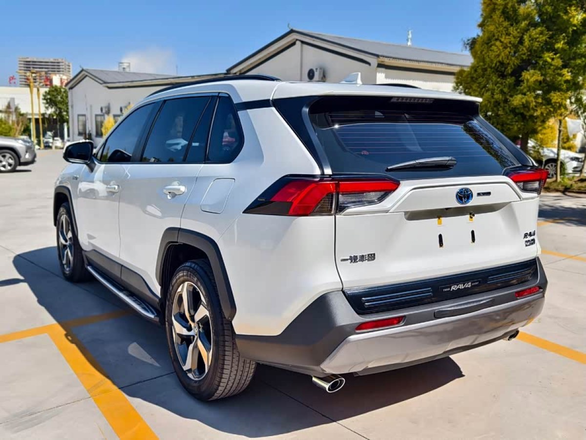 Toyota RAV4 Hybird E+ 2022 immagine di auto #7