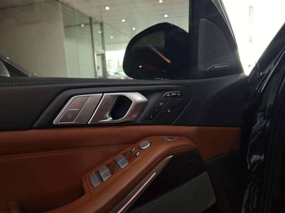 BMW X7 2021 صورة سيارة #7