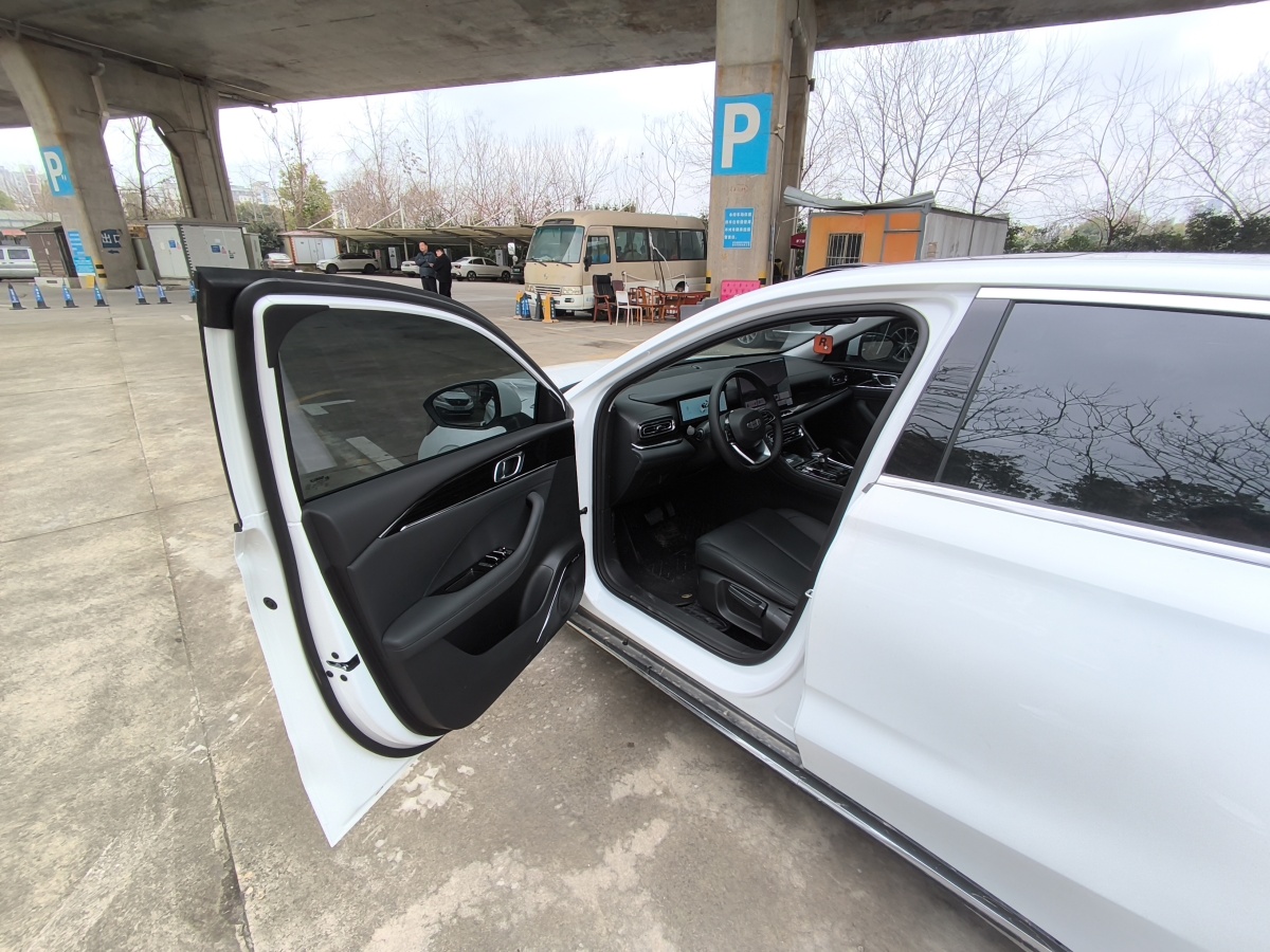 GEELY Emgrand 2025 immagine di auto #7