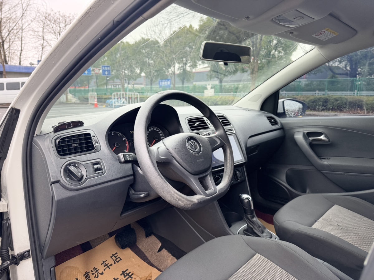 Volkswagen Polo 2018 car image #7