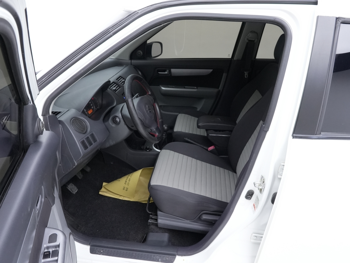 Suzuki Swift 2014 car image #7