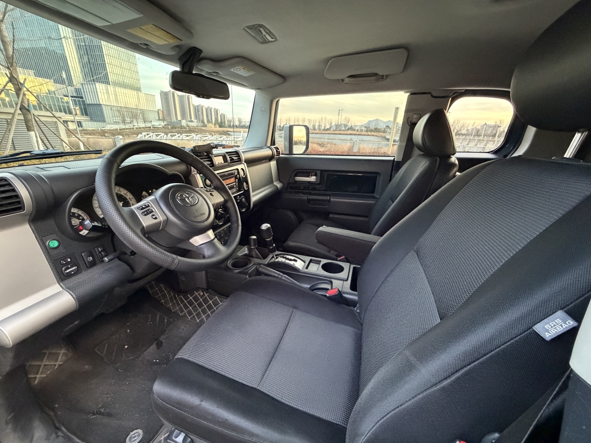 Toyota FJ Cruiser 2011 car image #7