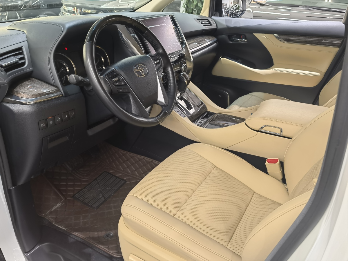 Toyota Vellfire 2022 car image #7