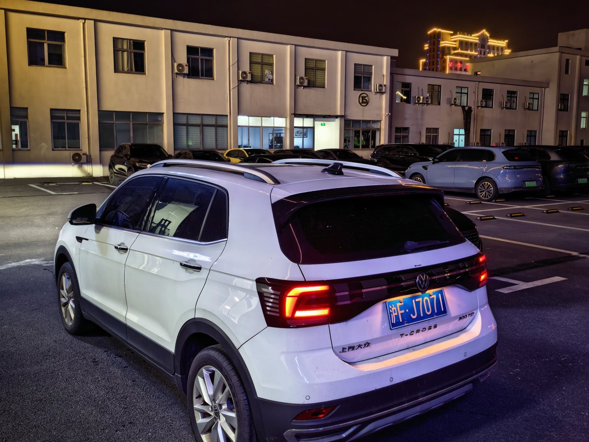 Volkswagen T-Cross 2024 car image #7