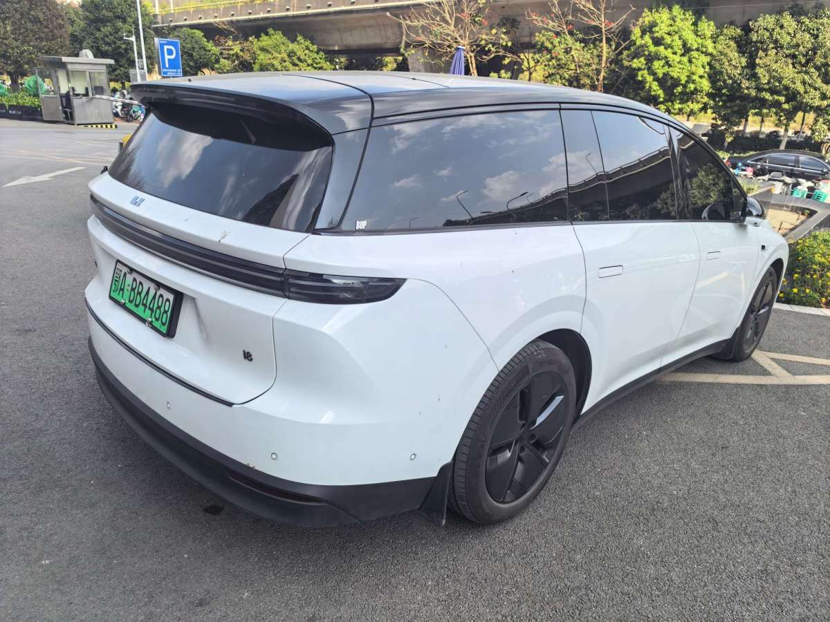 Li i8 2025 image de voiture #7