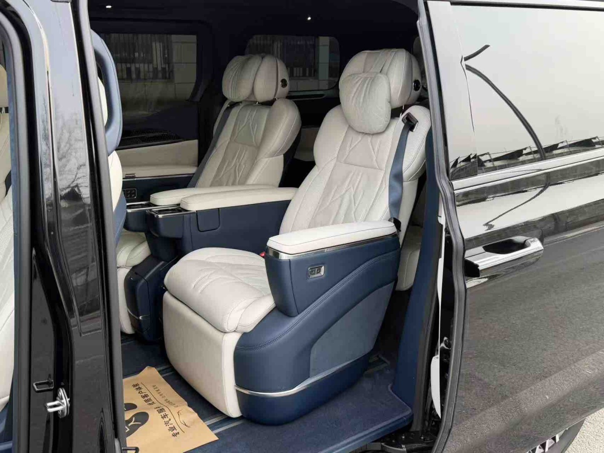 极氪 极氪009 2024 汽车图片 #7