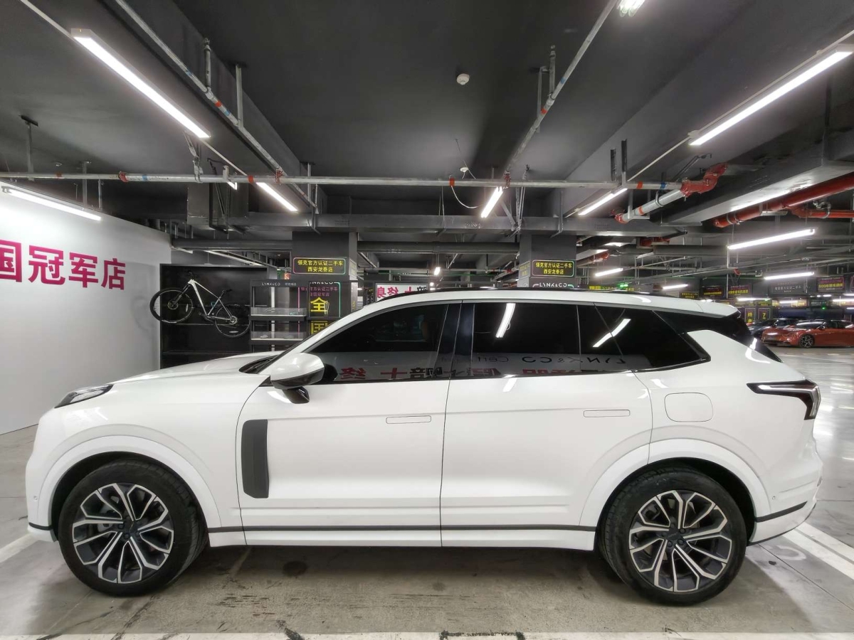 Lynk & Co 09 EM-P 2022 car image #7
