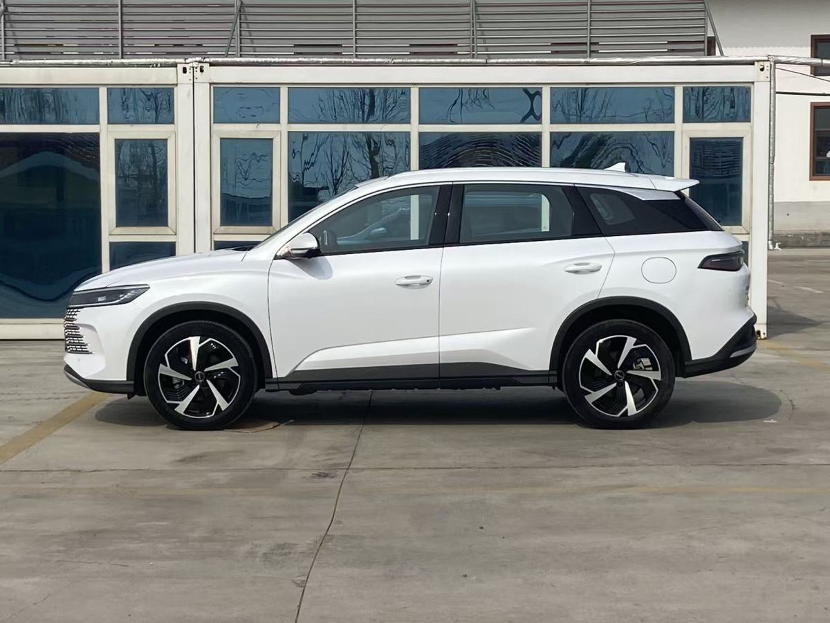 BYD Sea Lion 05 DM-i 2024 car image #7