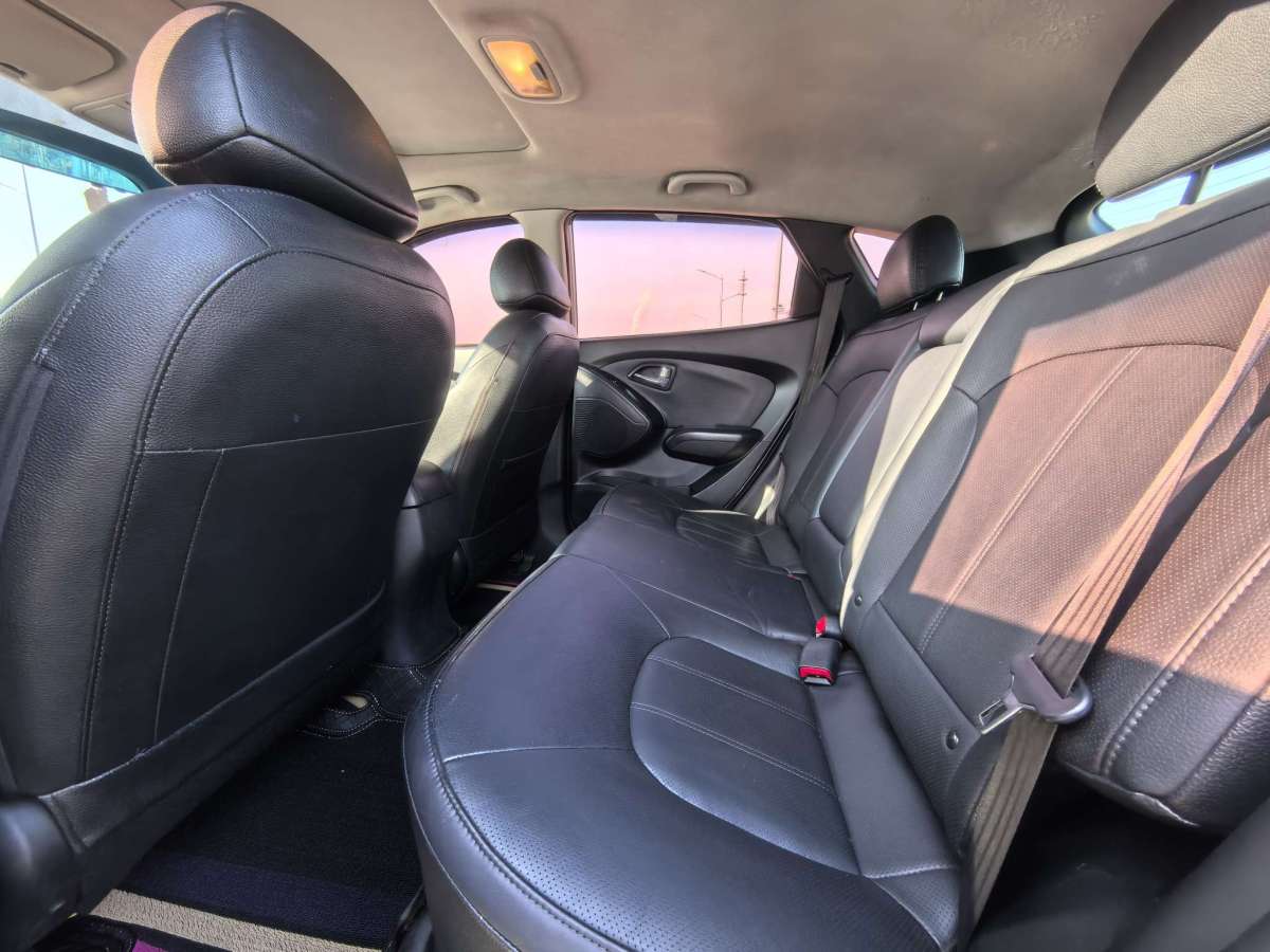 Hyundai ix35 2013 car image #7