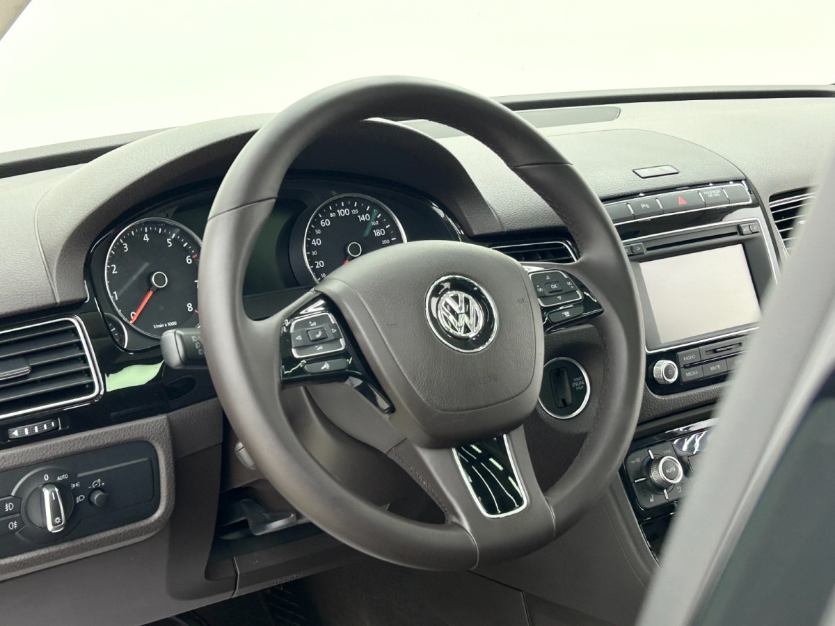 Volkswagen Touareg 2017 immagine di auto #7