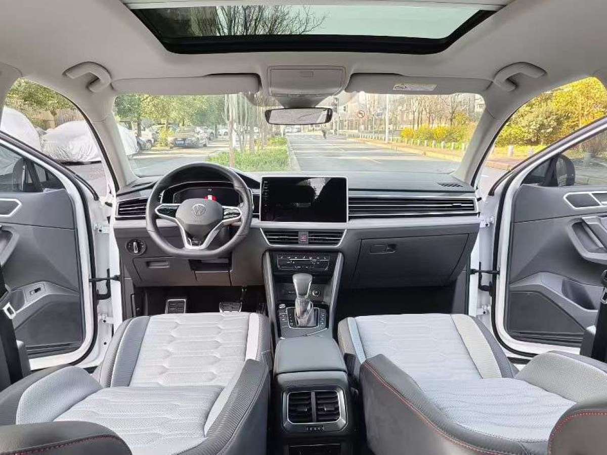 Volkswagen Tiguan X 2024 immagine di auto #7