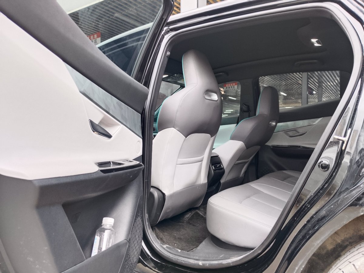 Changan UNI-T 2023 صورة سيارة #7