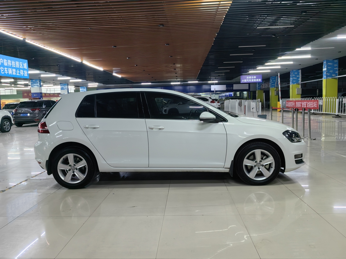 Volkswagen 2015 car image #7