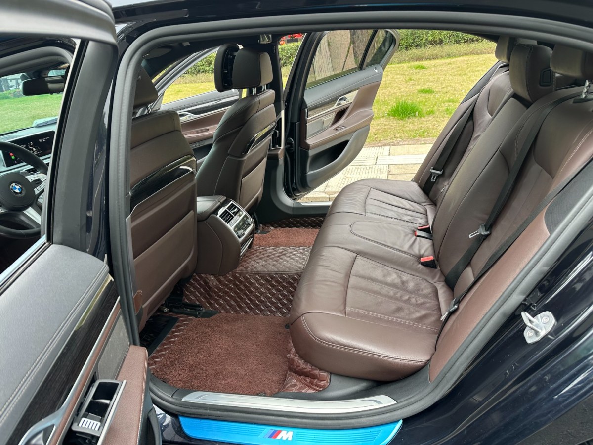 BMW 7 Series 2018 immagine di auto #7