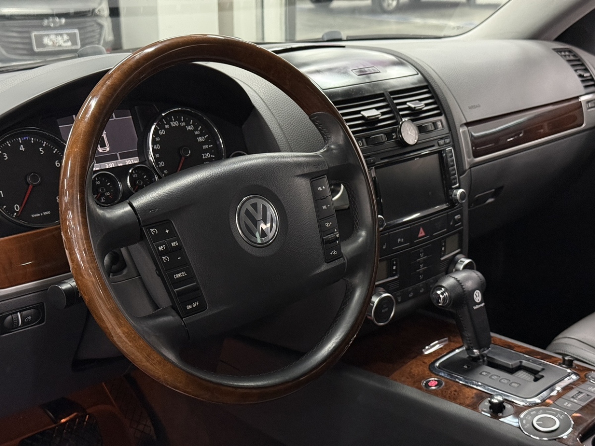 Volkswagen Touareg 2008 immagine di auto #7