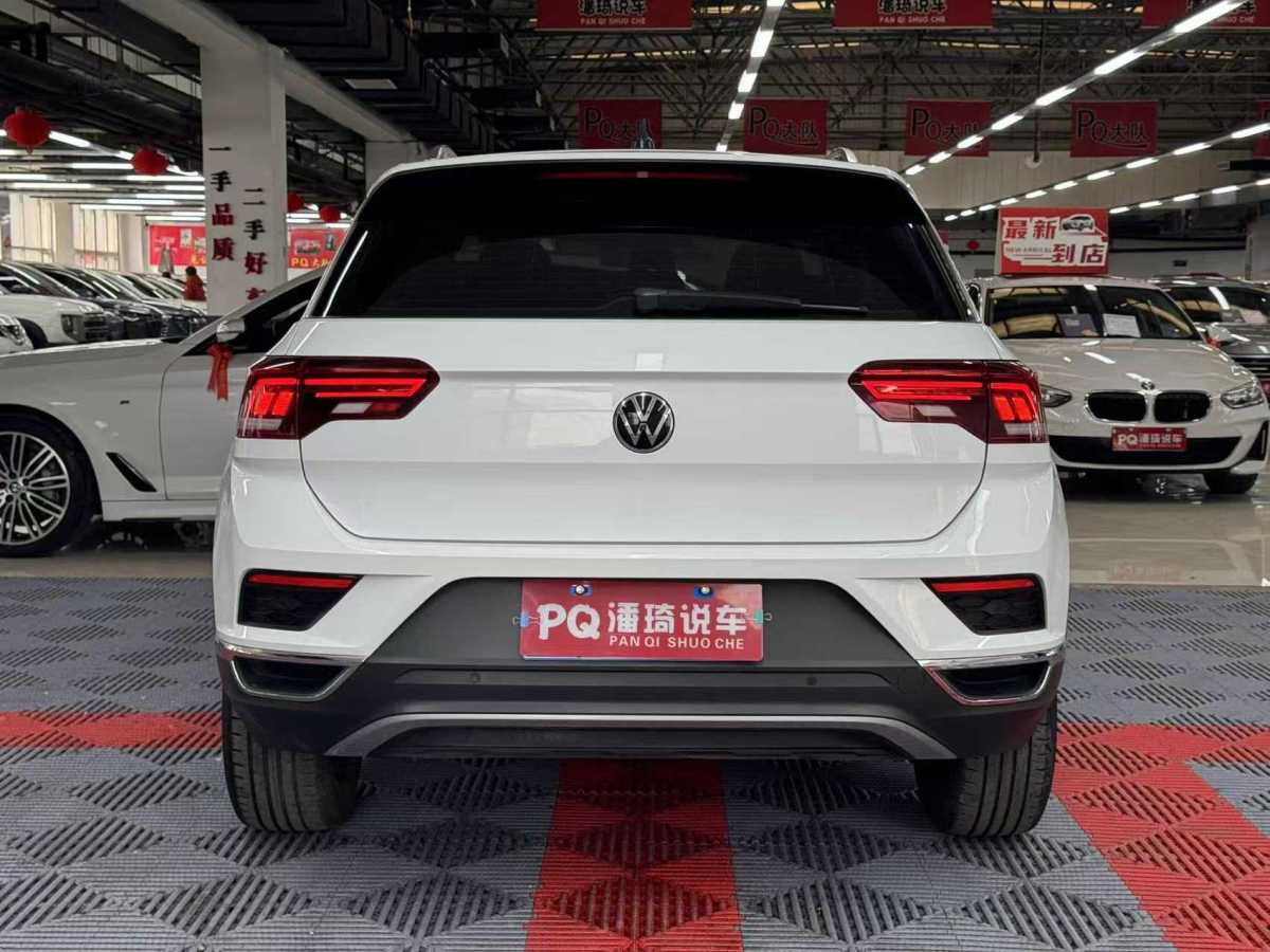 Volkswagen T-Roc 2021 car image #7