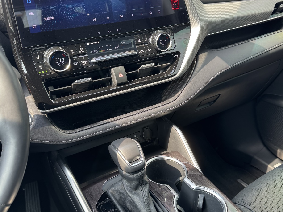 Toyota Highlander 2024 car image #7