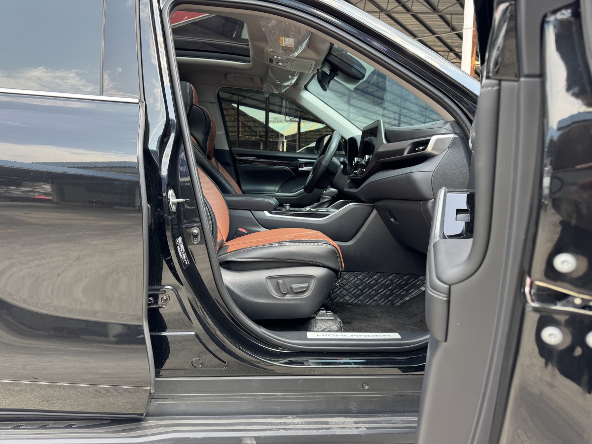 Toyota Highlander 2025 car image #7