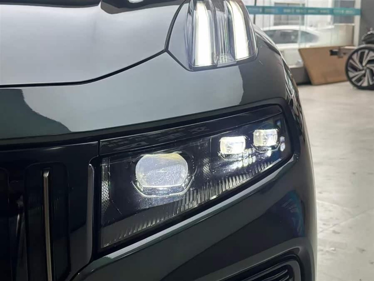 Lynk & Co 09 EM-P 2024 car image #7