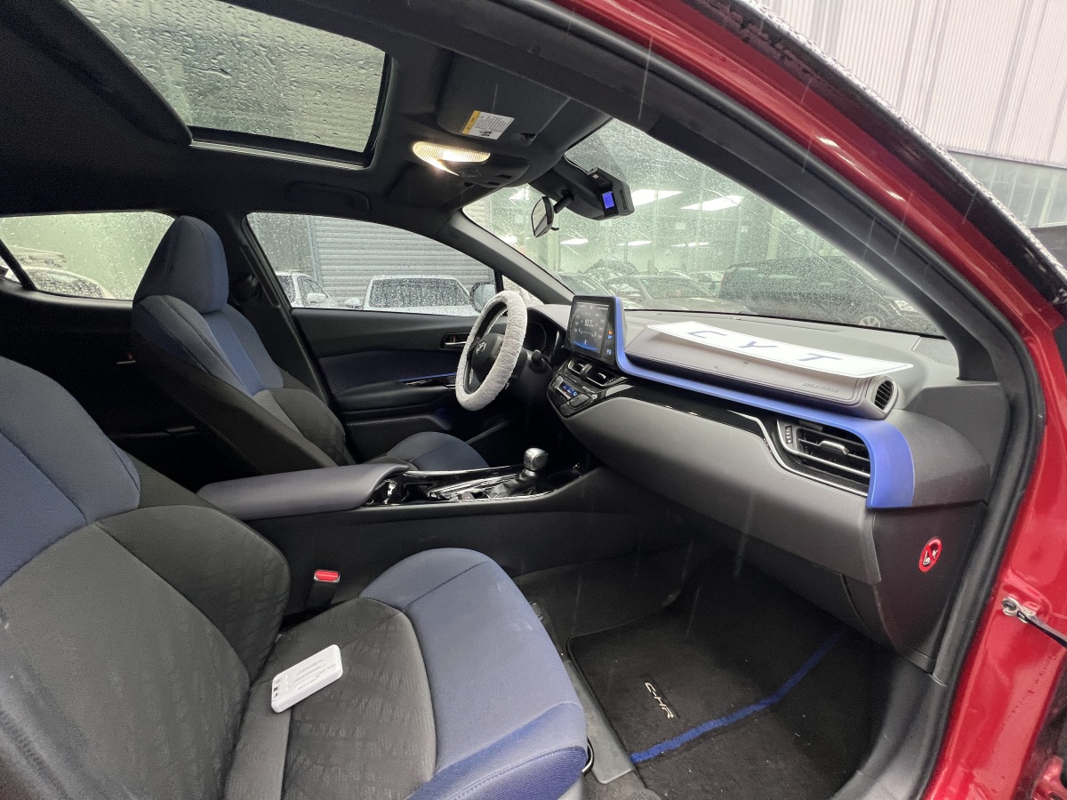 Toyota C-HR 2019 car image #7