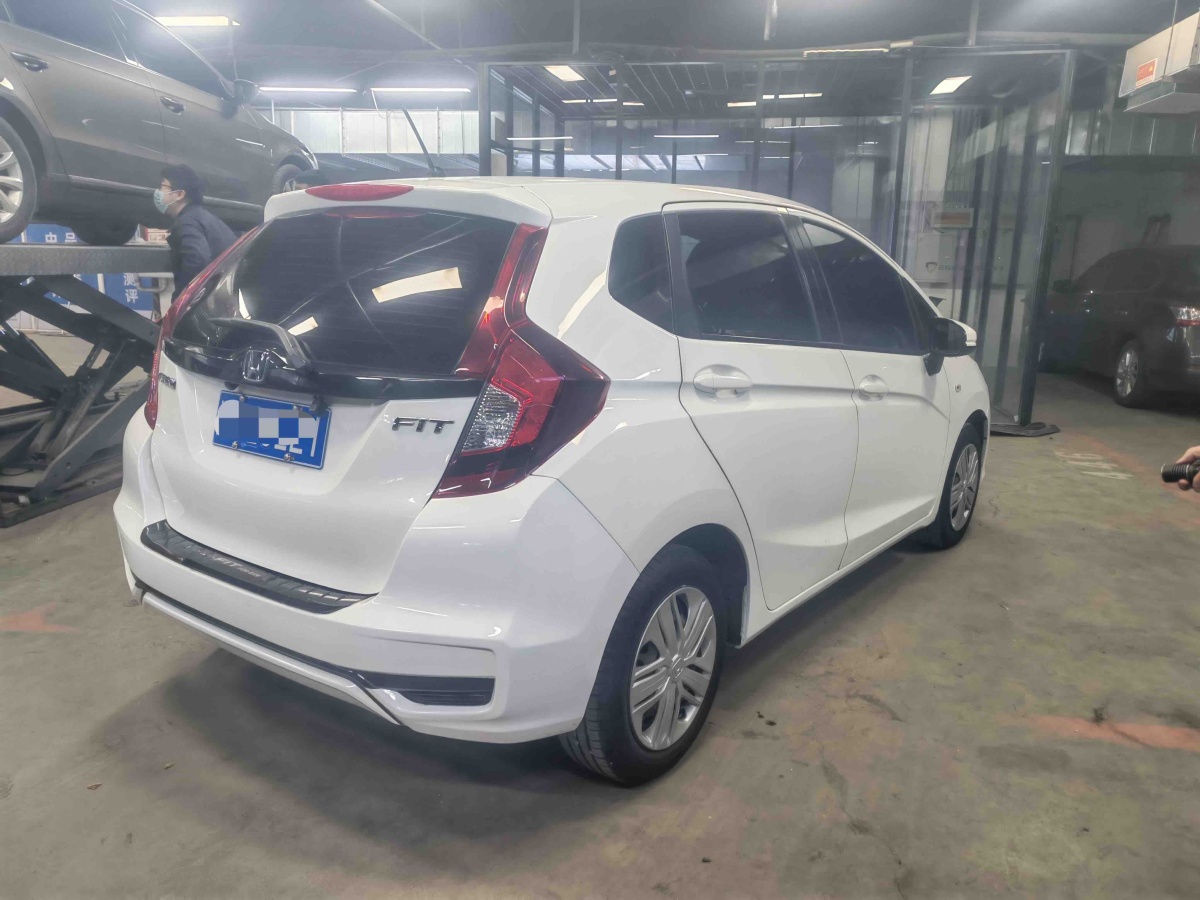 Honda Fit 2018 صورة سيارة #7