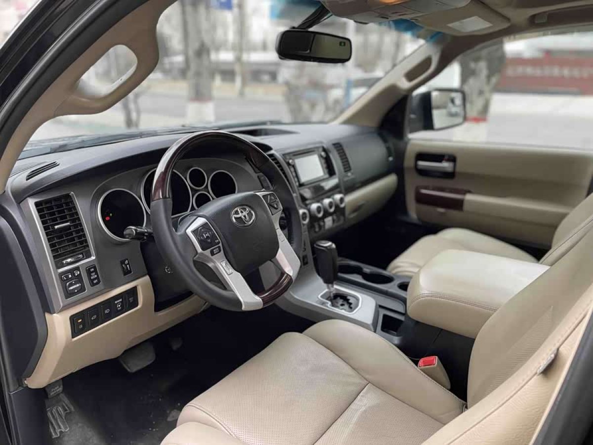 Toyota Sequoia 2015 immagine di auto #7