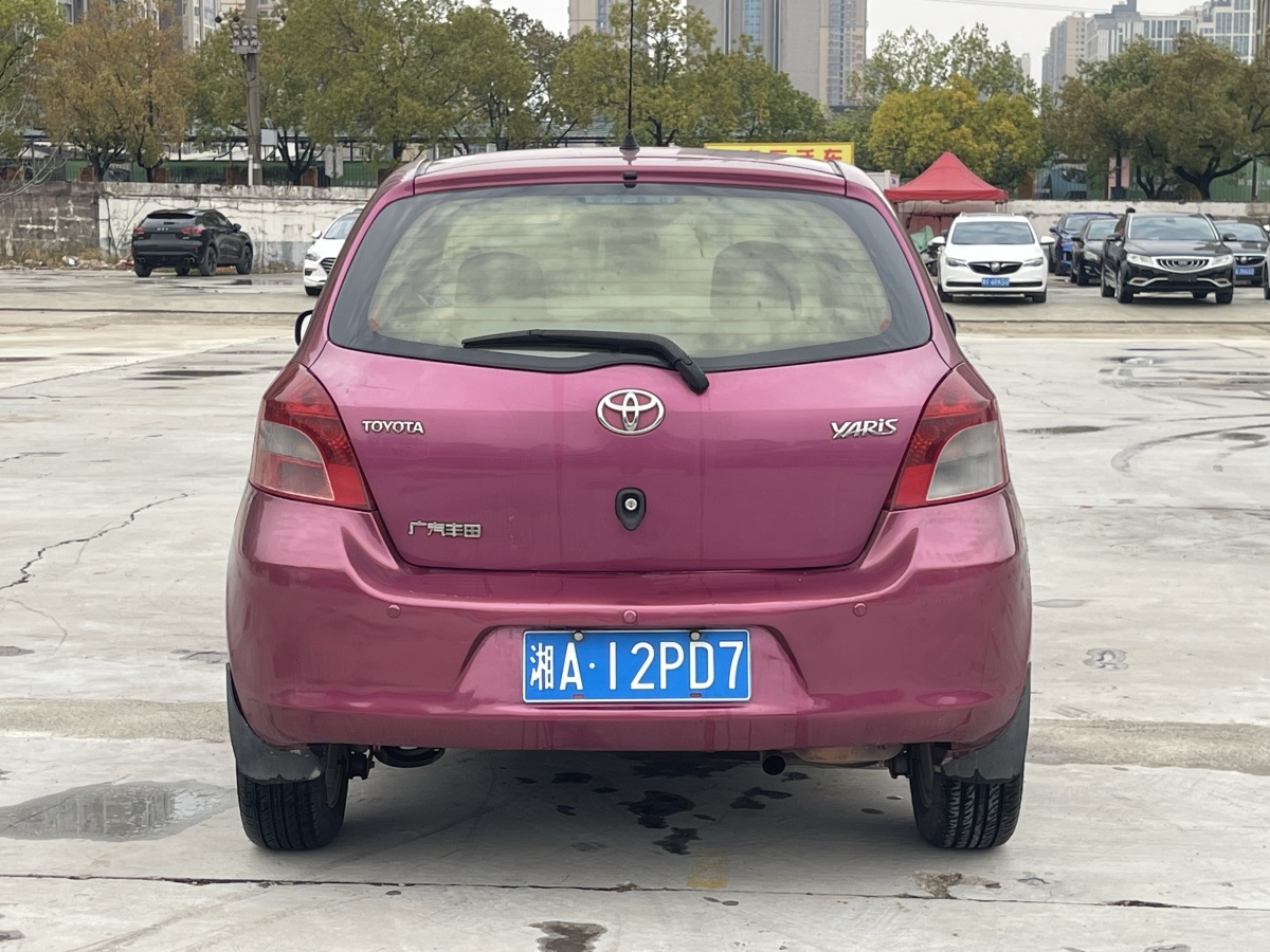 Toyota Yaris 2011 car image #7