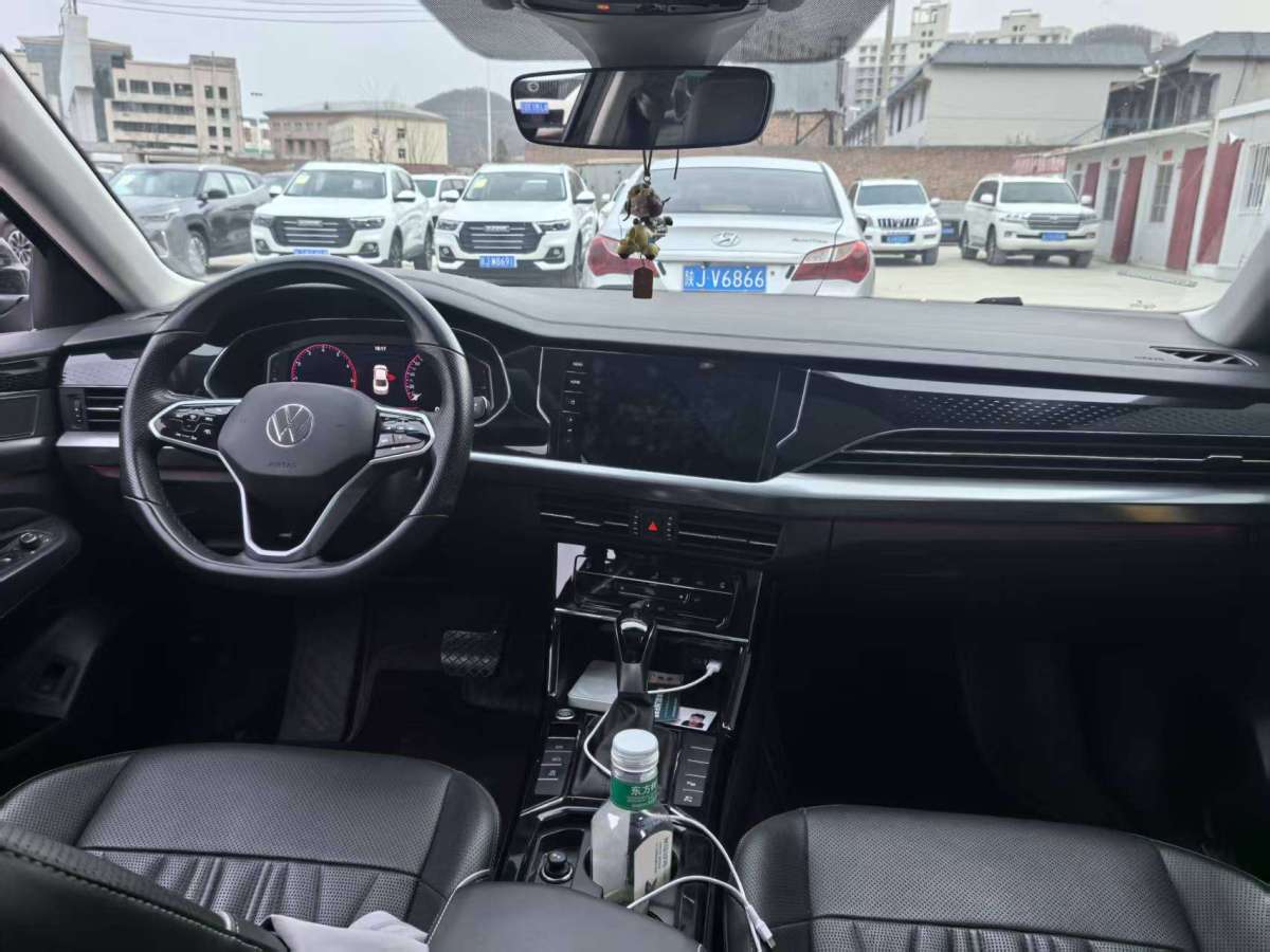 Volkswagen Passat 2023 car image #7