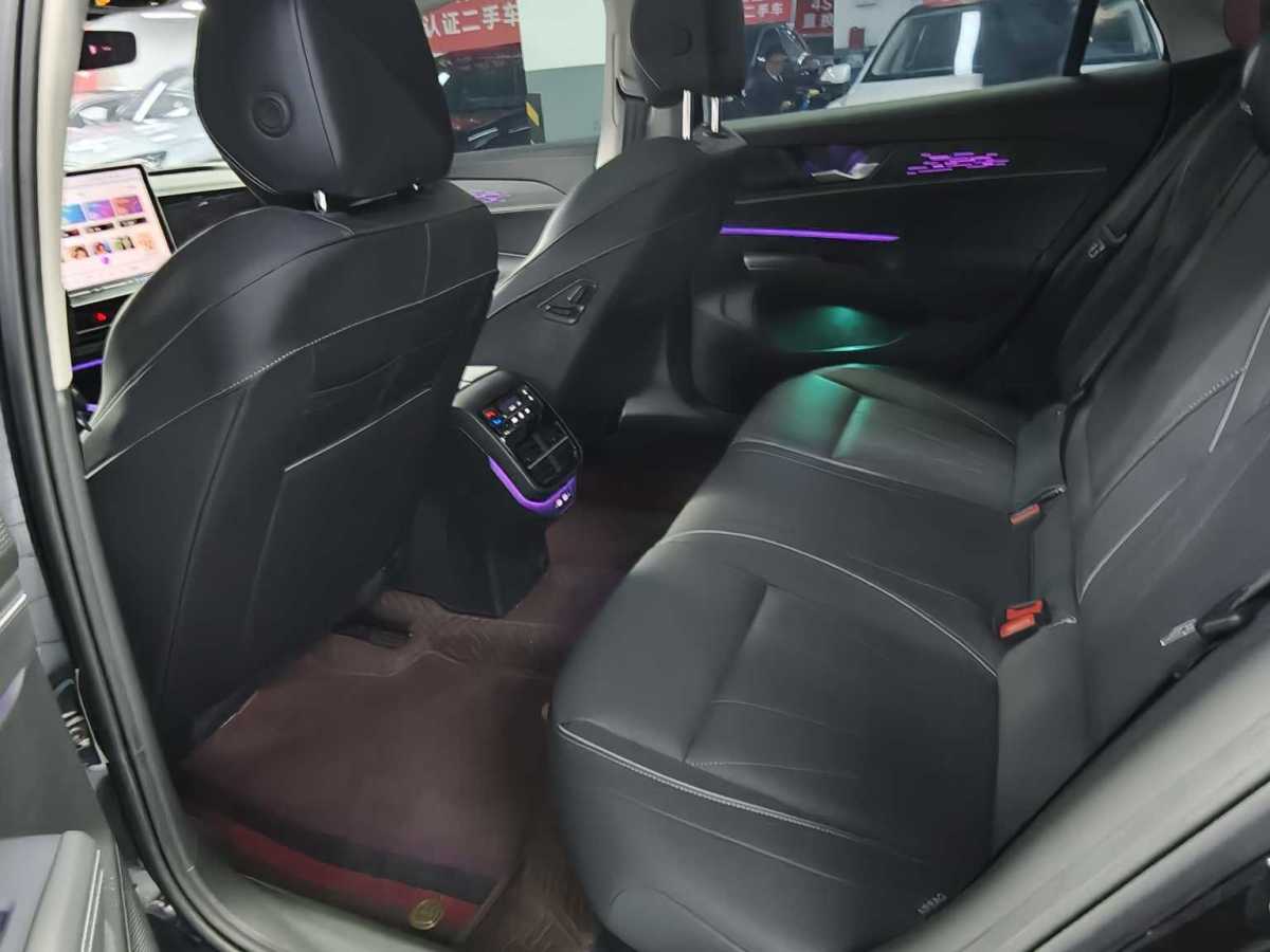 Volkswagen Passat 2024 car image #7