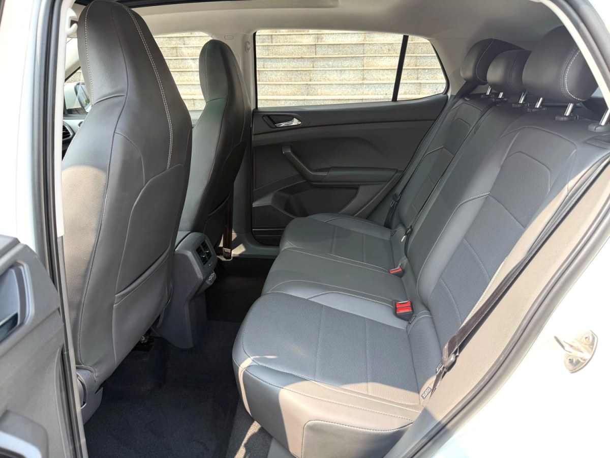 Volkswagen T-Cross 2021 car image #7