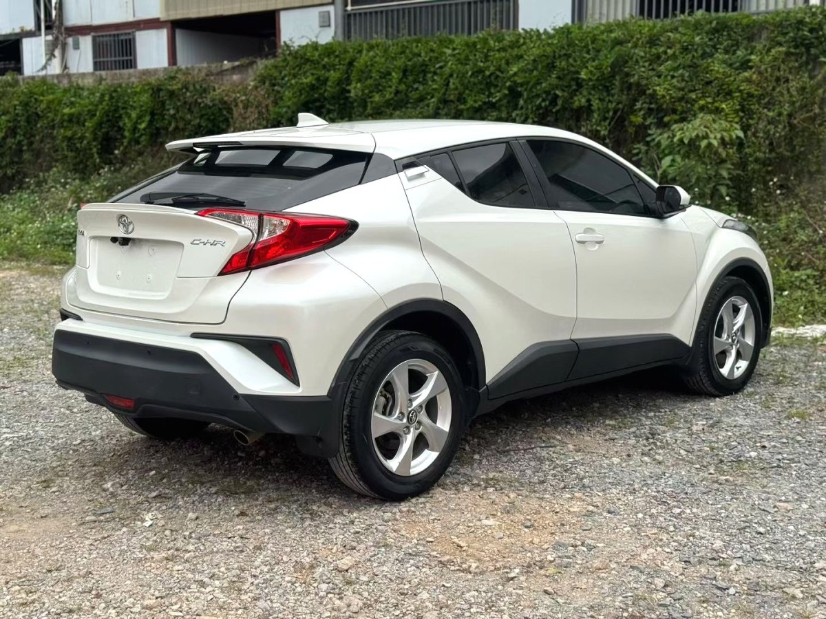 Toyota C-HR 2020 car image #7