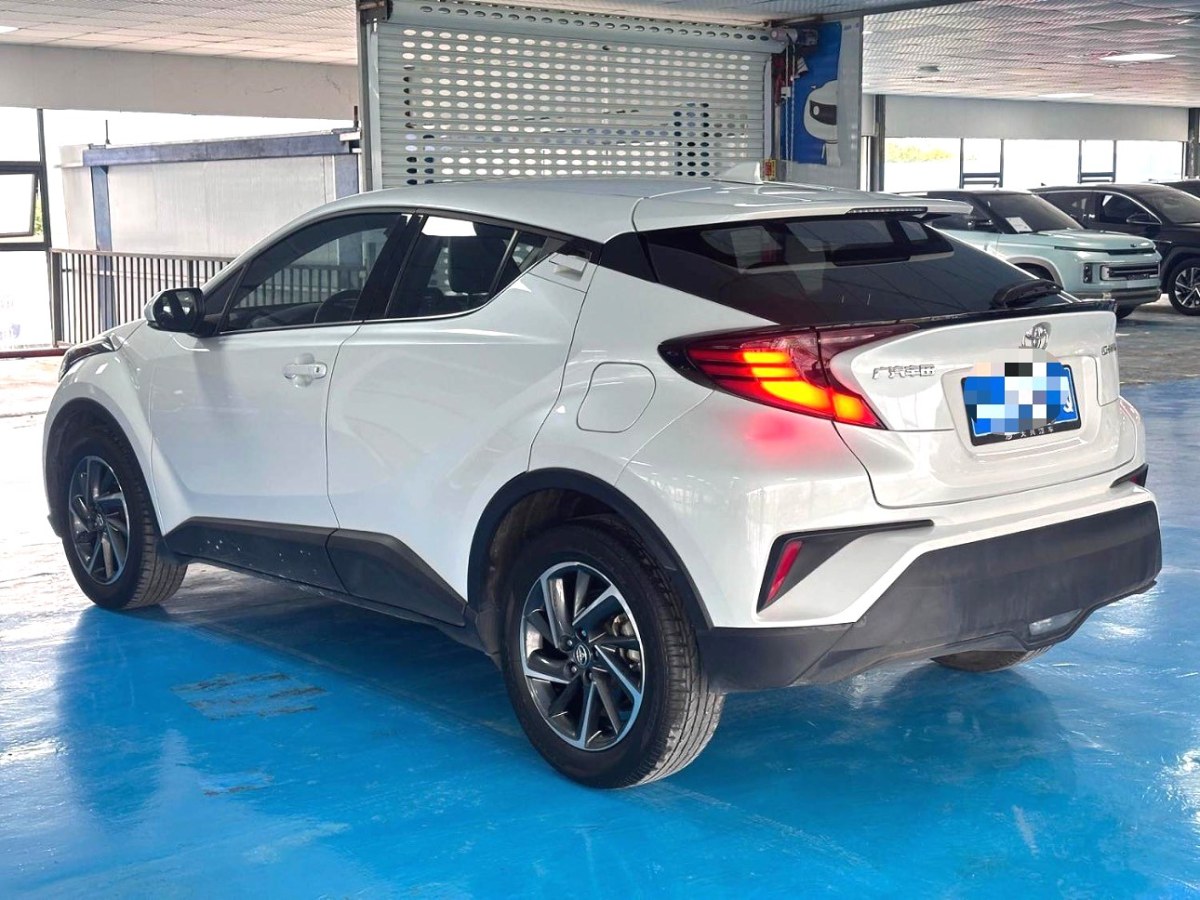 Toyota C-HR 2022 car image #7