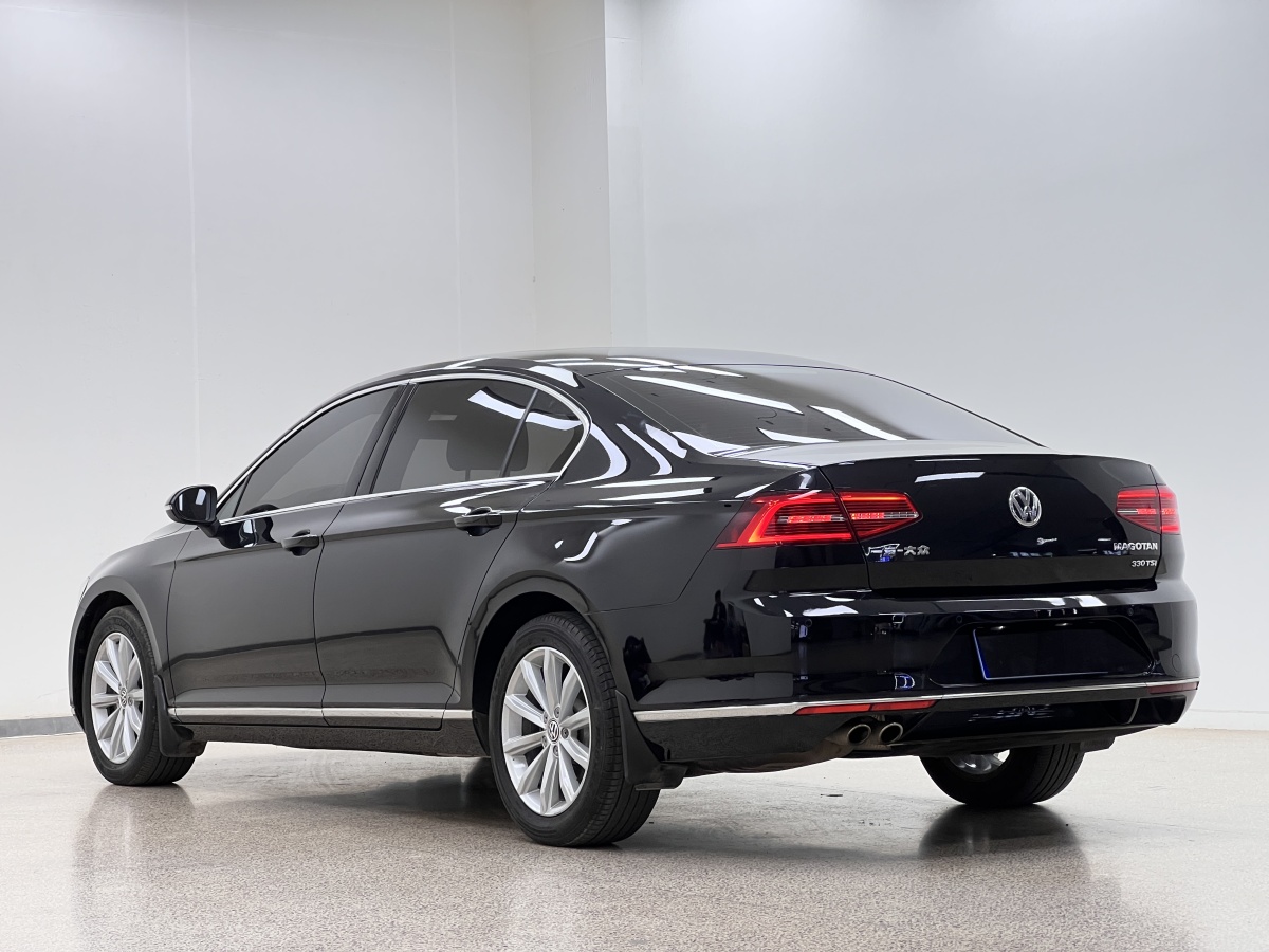 Volkswagen 2017 car image #7