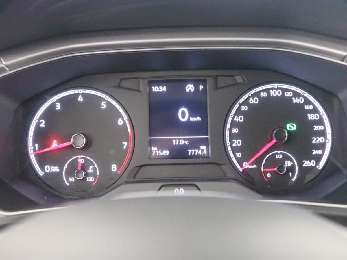 Volkswagen T-Roc 2019 car image #7