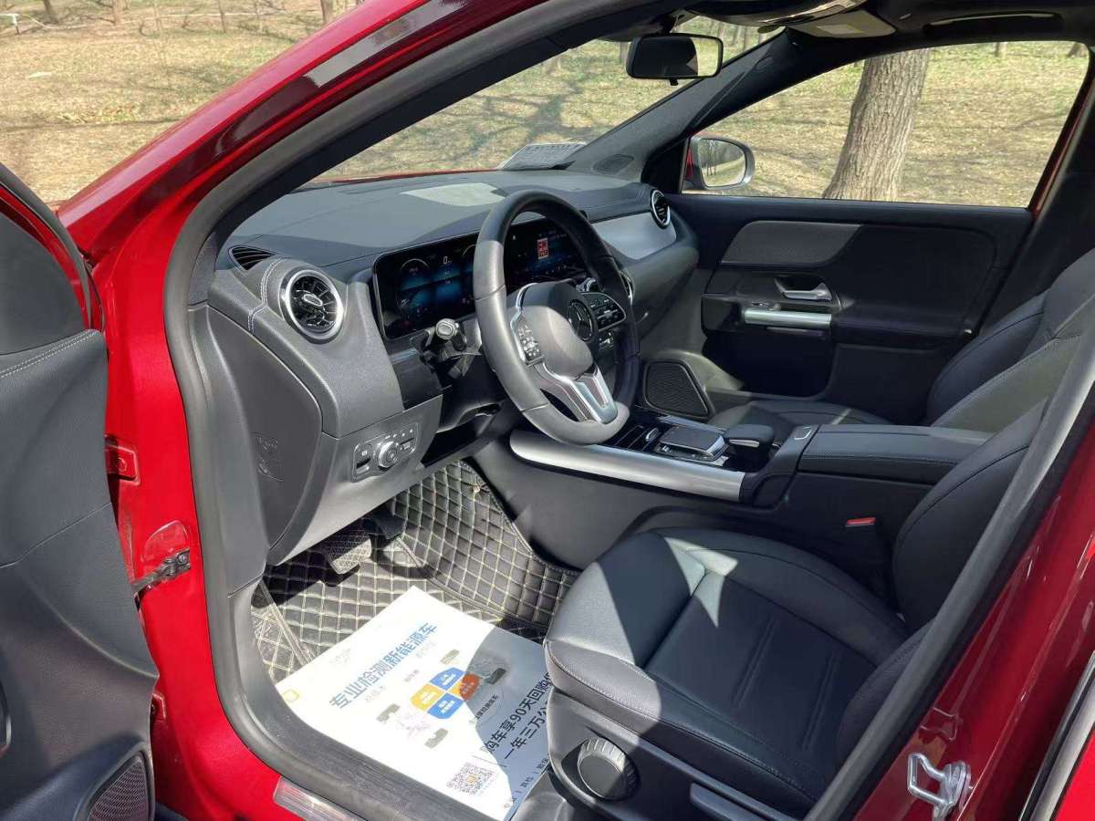 Mercedes-Benz GLA Class 2023 car image #7