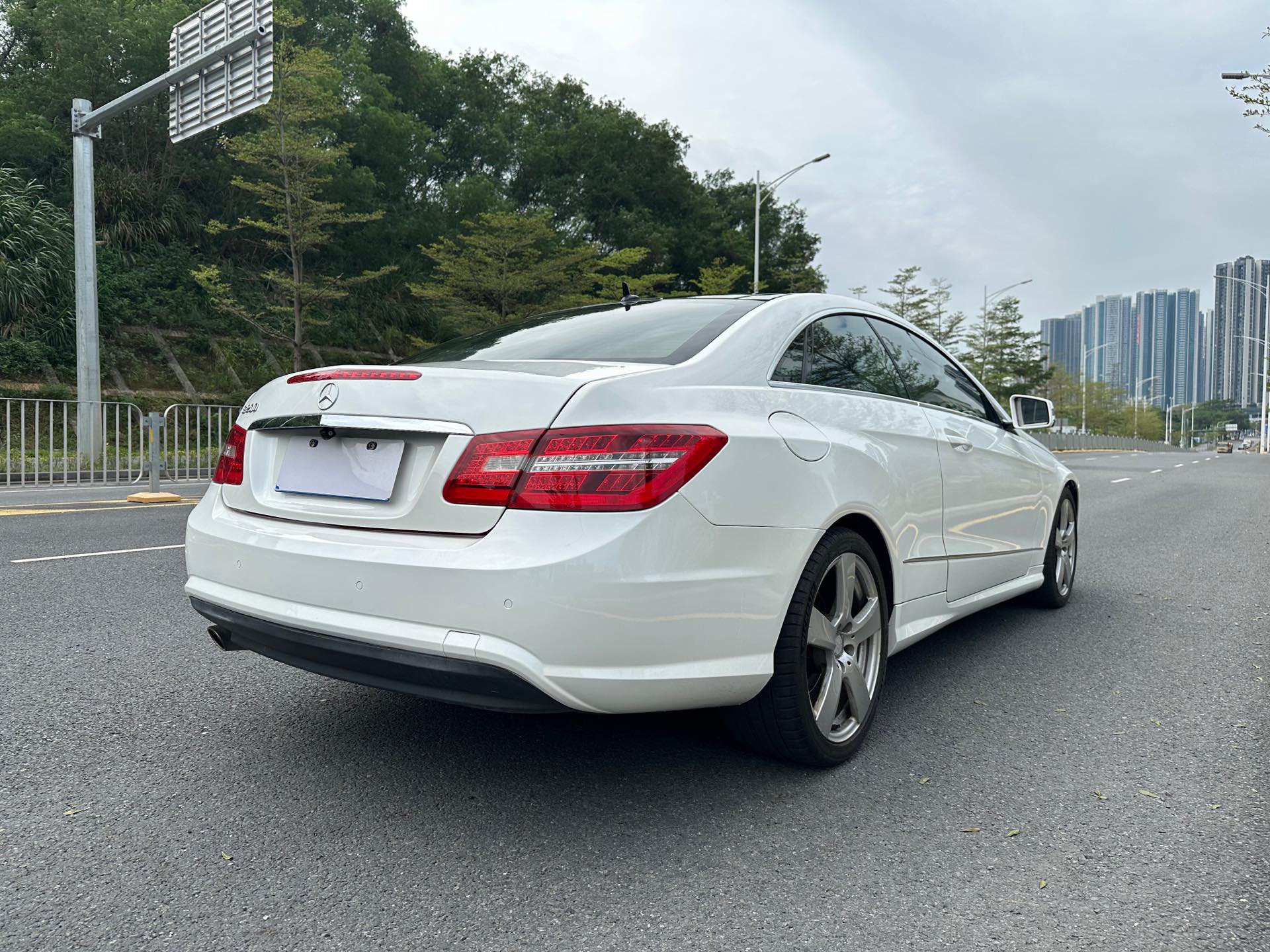 Mercedes-Benz E Class (Imported) 2013 car image #7