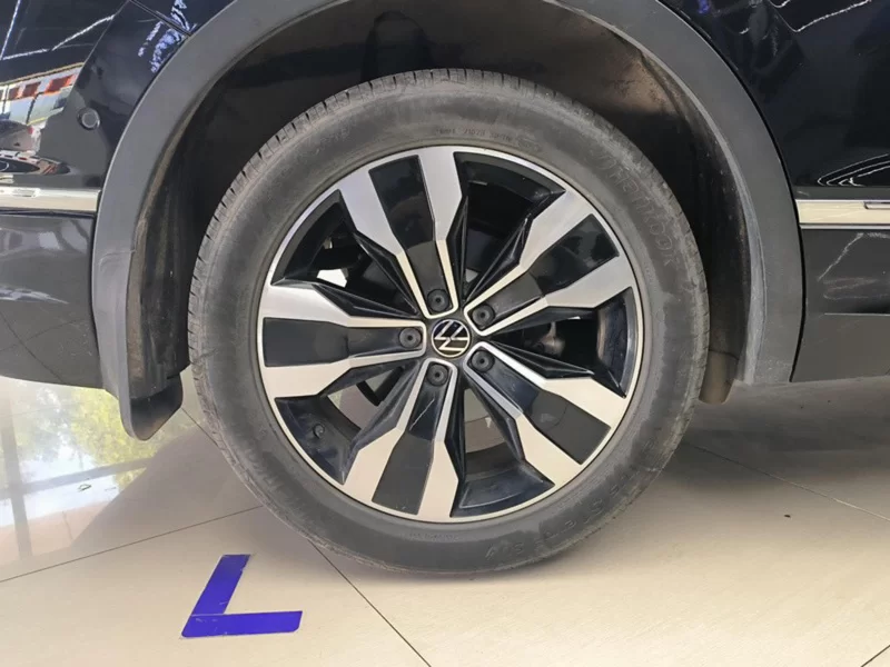 Volkswagen Tiguan L 2021 car image #7