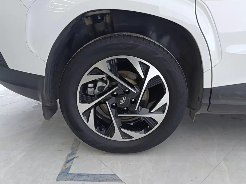 Hyundai Custo 2024 car image #7