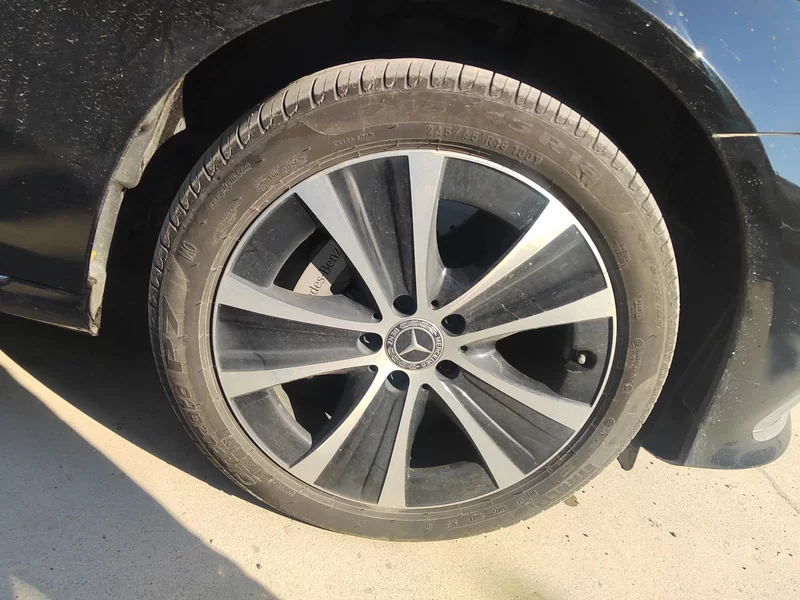 Mercedes-Benz E Class New Energy 2021 car image #7