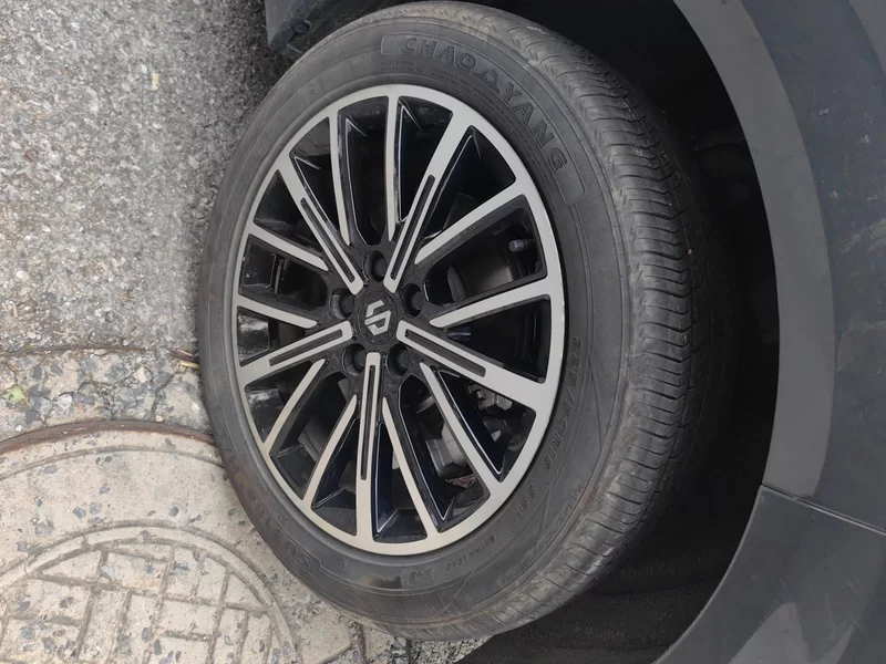 零跑汽车 零跑B10 2025 汽车图片 #7