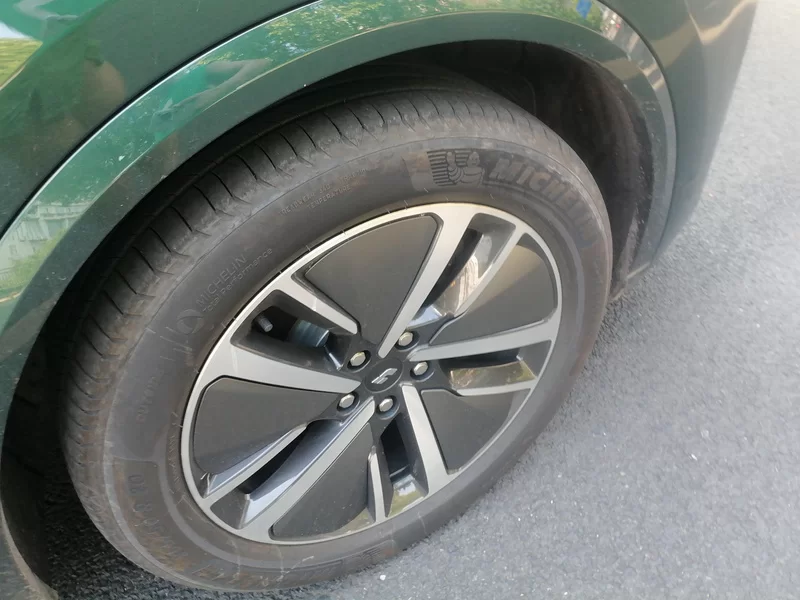 Li L8 2024 imagem de carro #7