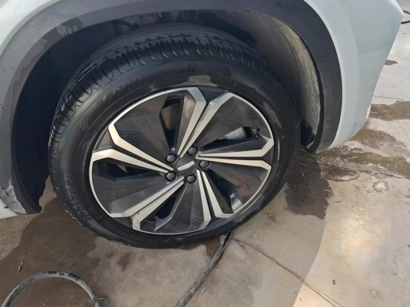 GEELY Monjaro EREV 2023 immagine di auto #7